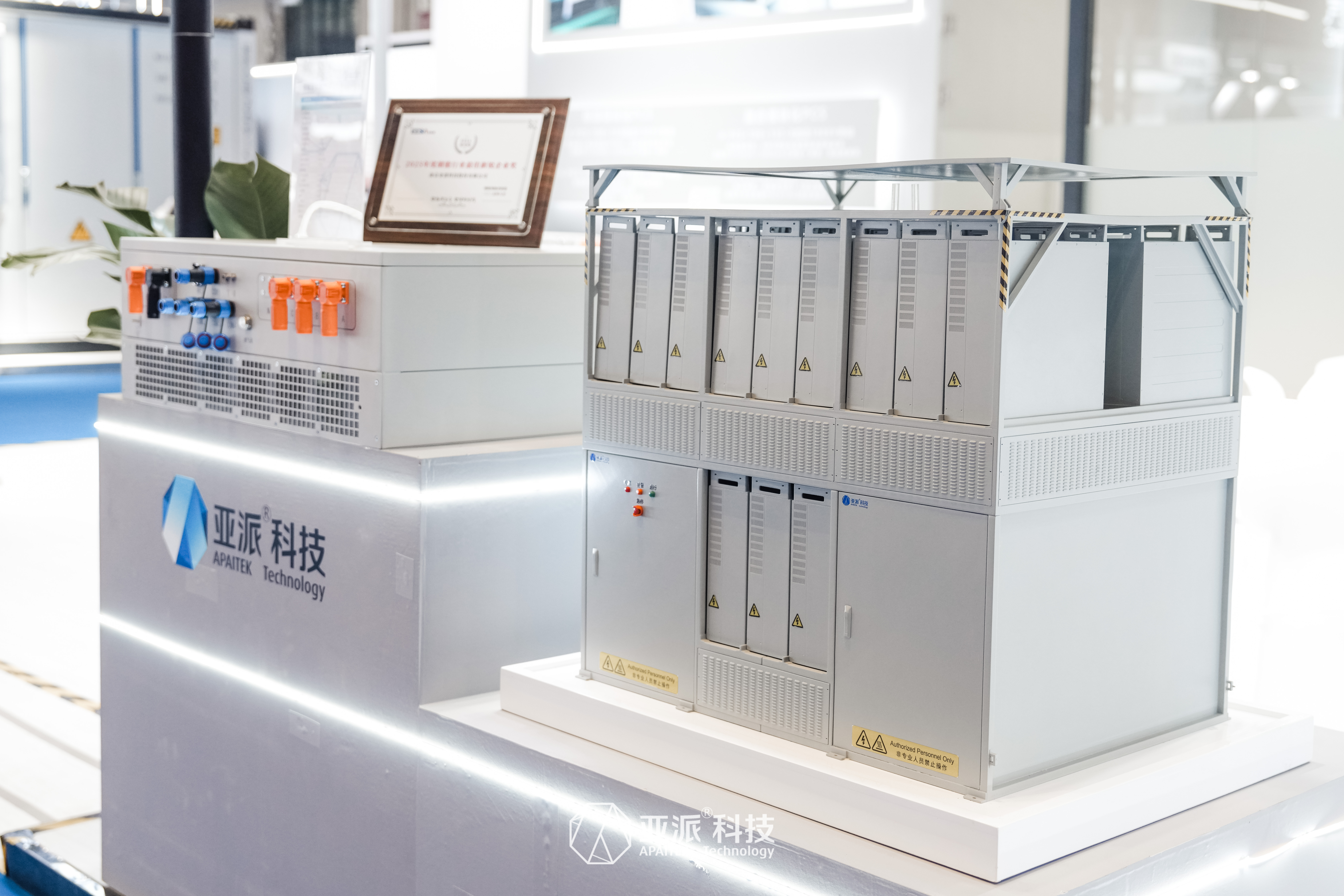 上新 | 5MW机架组串式PCS变流器柜，亚派大储新范式